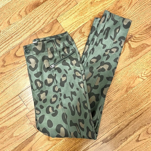 Maeve Anthropologie high rise green suede leopard print zipper legging pants - Picture 8 of 17